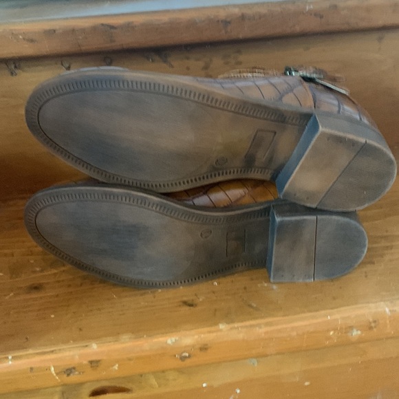 Croc-embossed Ankle Boot - Picture 5 of 5